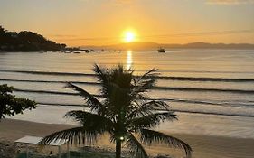 Apartamento Frente Mar Itapema